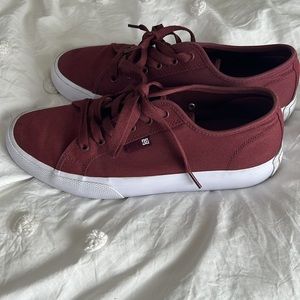 Maroon DC Shoes women’s 9.5 men’s 8
